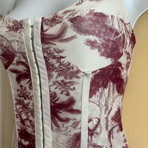 1950’s Blush Toile Design One Piece Bodysuit - Picture 4 of 10